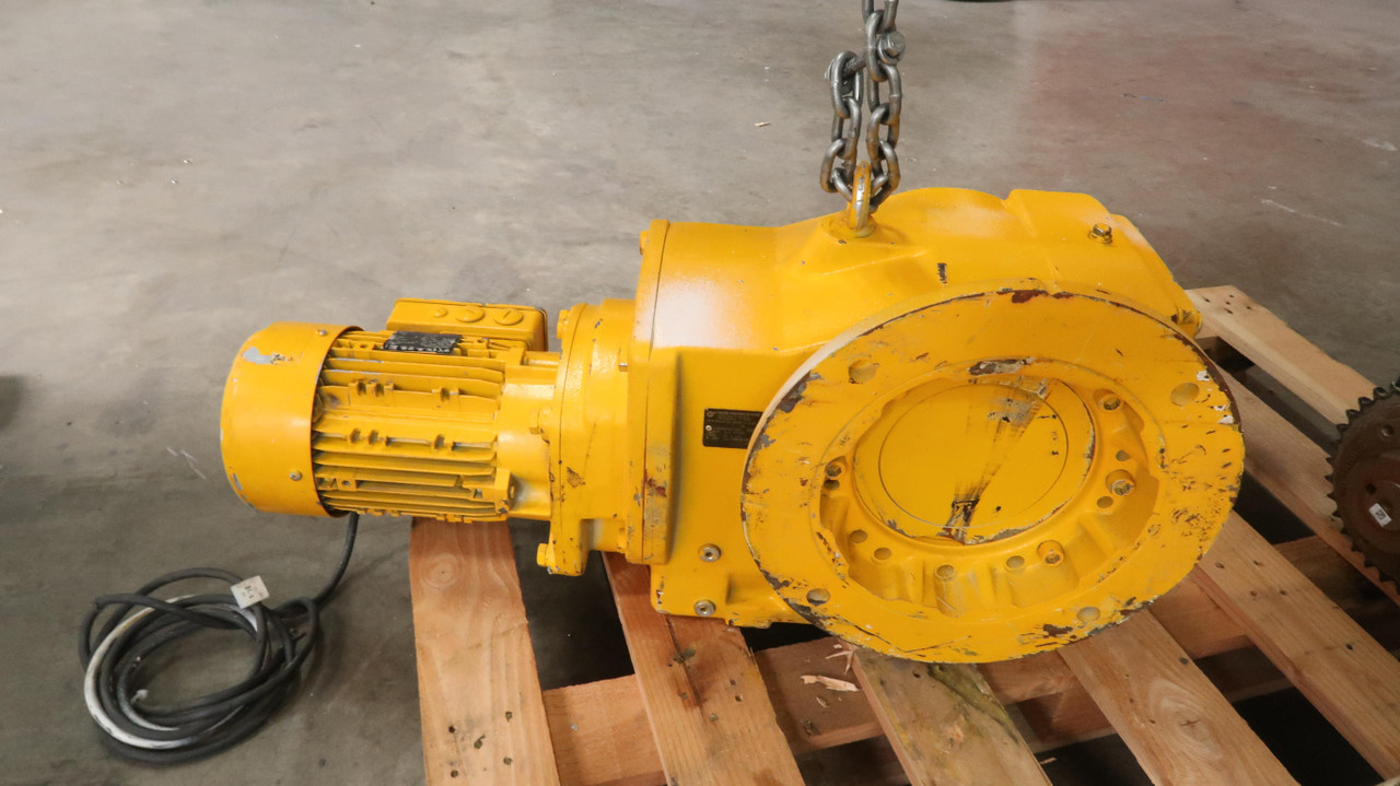Nord Drive System SK9043.1VF90SP/4 CUS TW SK90SP/4 CUS TW Heavy Duty Gear Motor w Rotating Gear